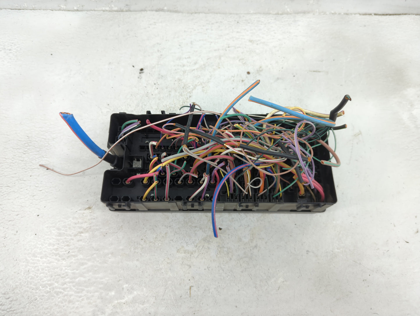 2013 Ford Explorer Fusebox Fuse Box Panel Relay Module P/N:BT4T-14A003-AA Fits OEM Used Auto Parts - Oemusedautoparts1.com
