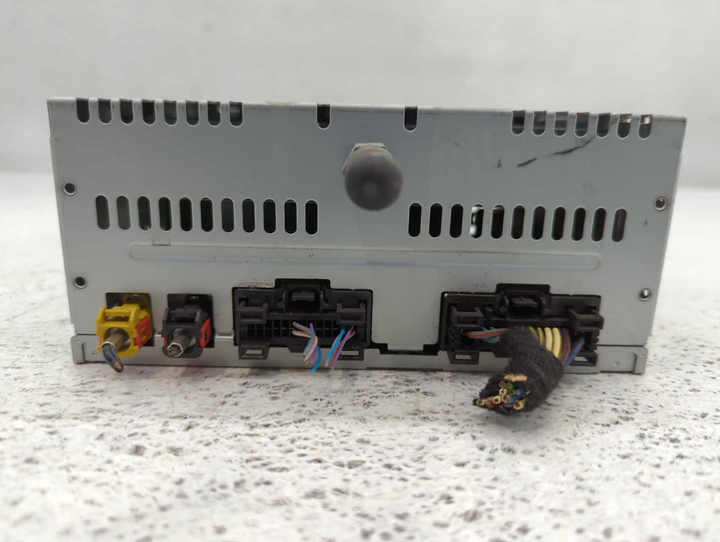 2013-2013 Ford Explorer Am Fm Cd Player Radio Receiver - Oemusedautoparts1.com