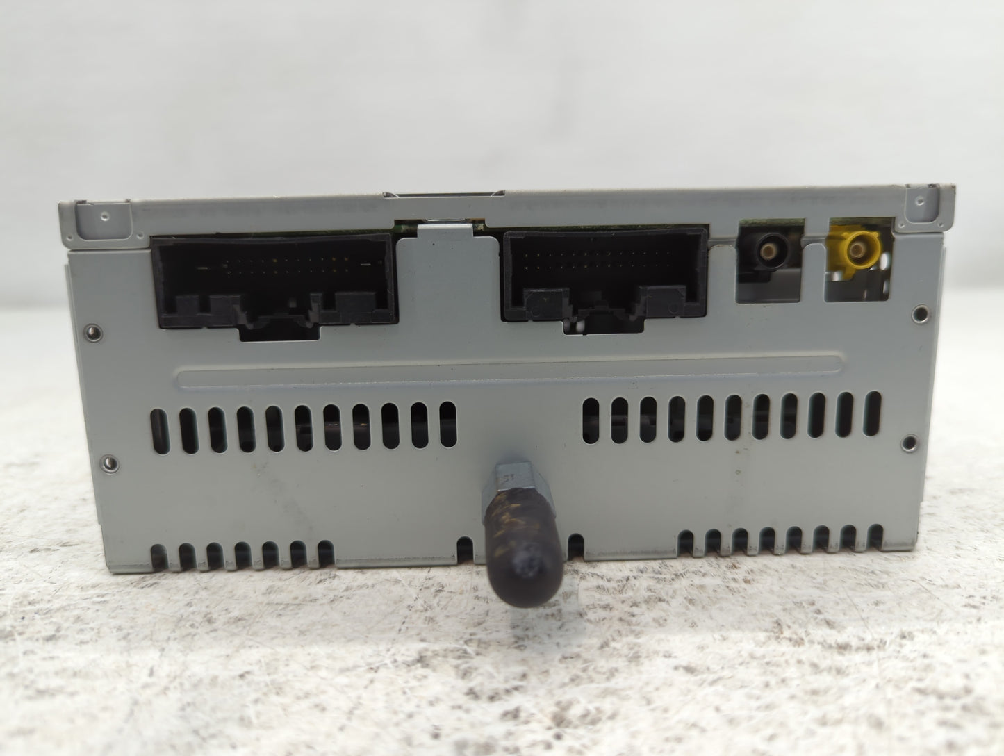 2013 Ford Explorer Radio AM FM Cd Player Receiver Replacement P/N:DB5T19C107FD Fits OEM Used Auto Parts - Oemusedautoparts1.