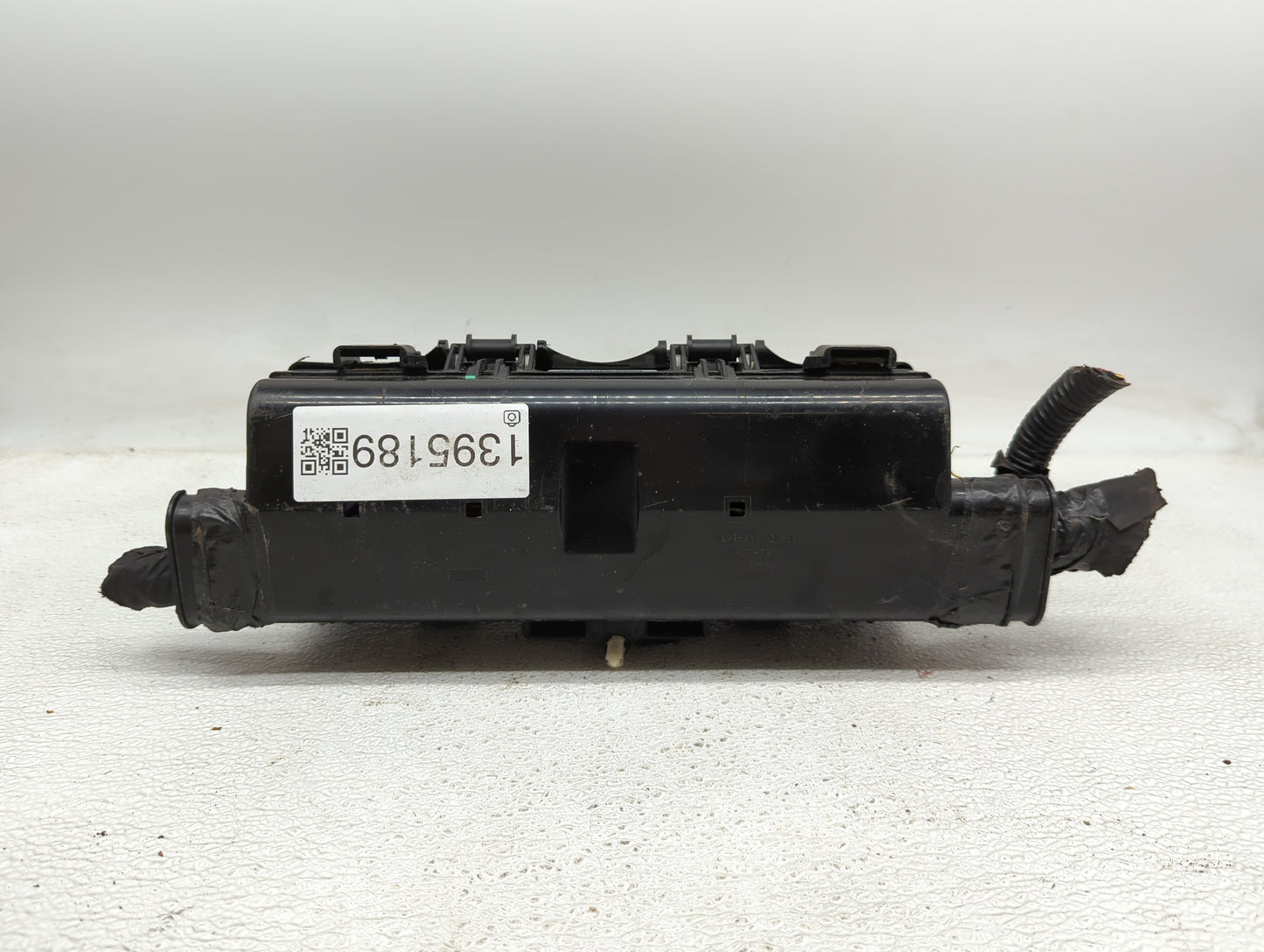 2011-2014 Ford F-150 Fusebox Fuse Box Panel Relay Module P/N:9L1T-14A003-BA Fits Fits 2011 2012 2013 2014 OEM Used Auto Part