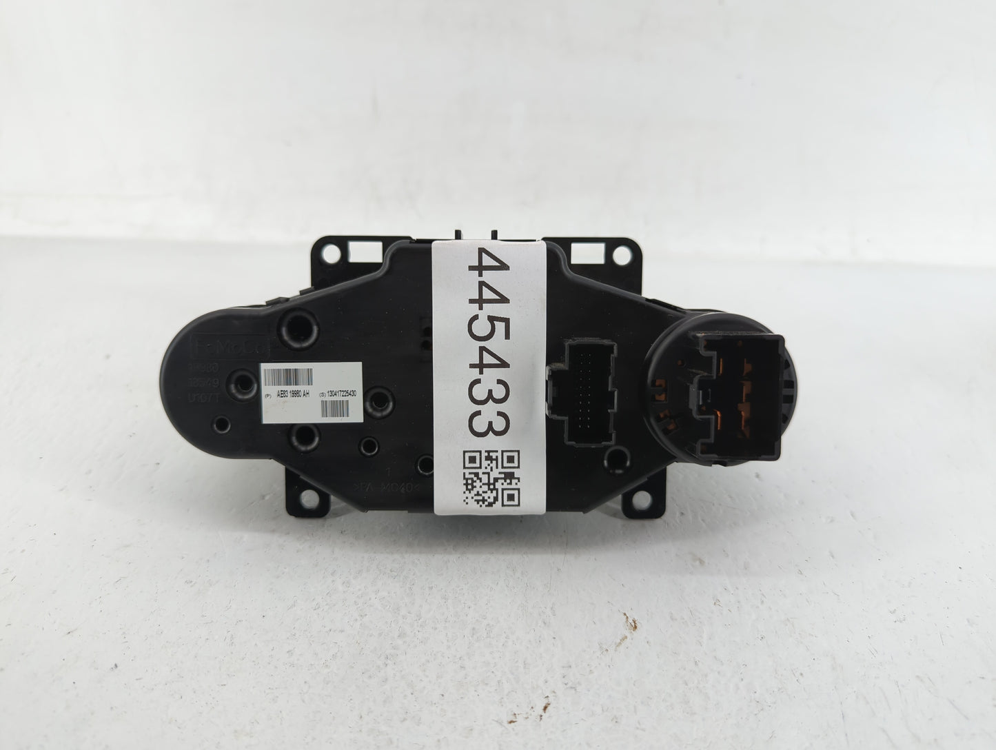2011-2013 Ford Fiesta Climate Control Module Temperature AC/Heater Replacement P/N:AE83-19980-AE AE83-19980-AF Fits OEM Used