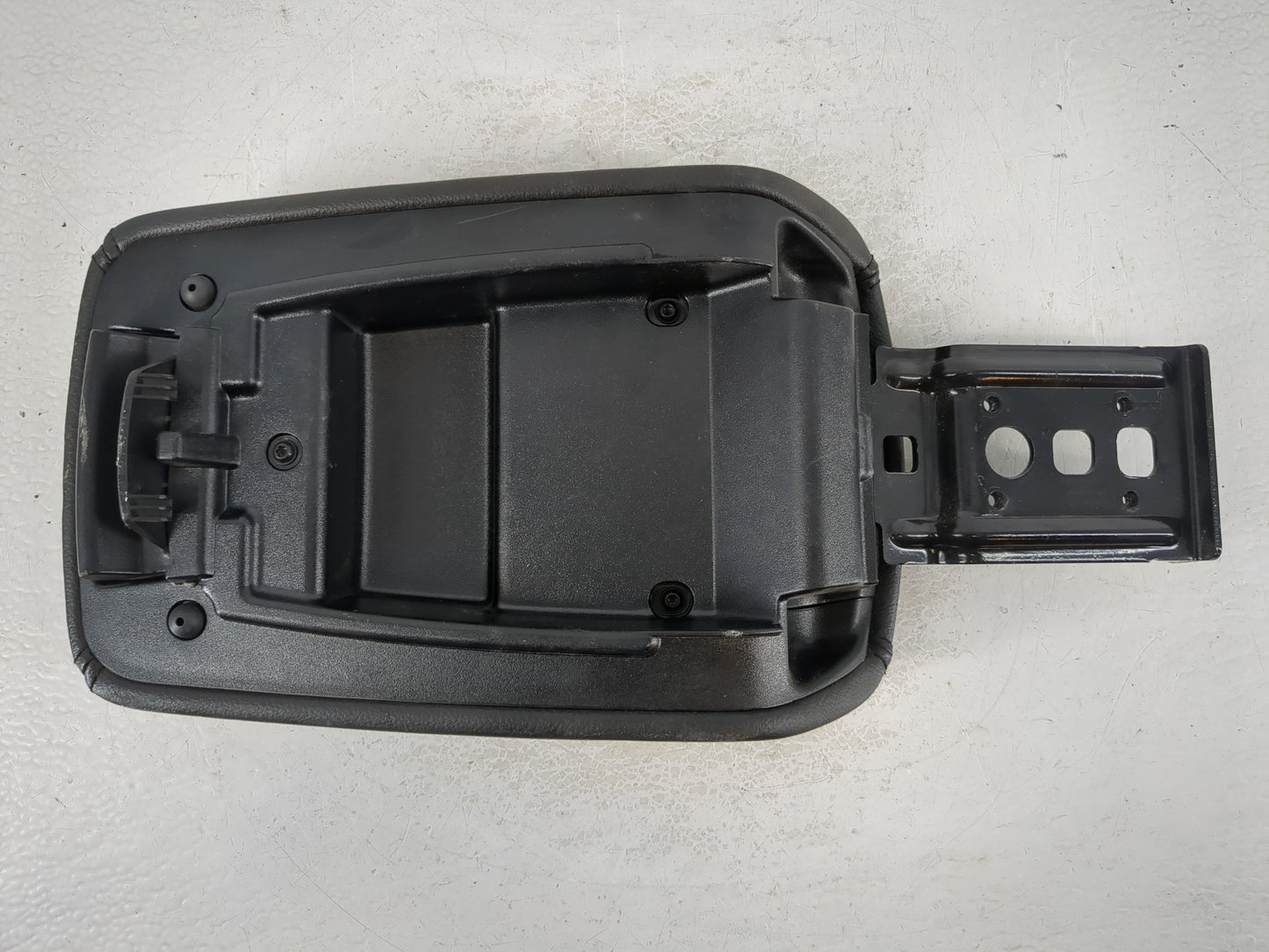 2012-2014 Ford Focus Center Console Armrest Cover Lid Fits Fits 2012 2013 2014 OEM Used Auto Parts - Oemusedautoparts1.com