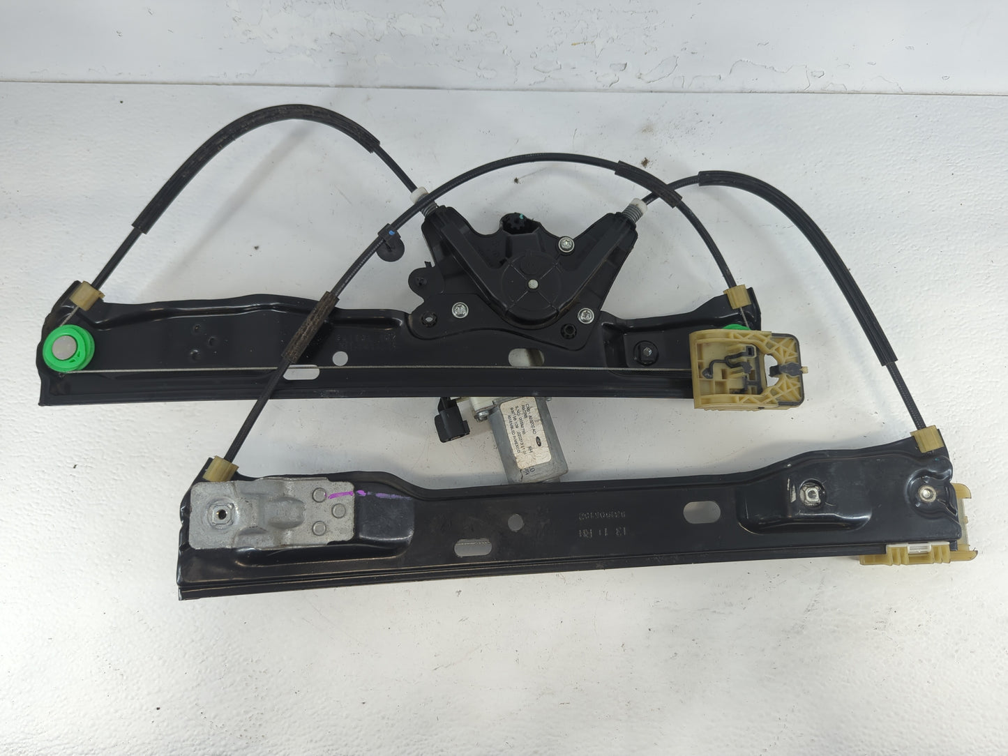 2012-2018 Ford Focus Window Regulator Passenger Front 1047833 - Oemusedautoparts1.com