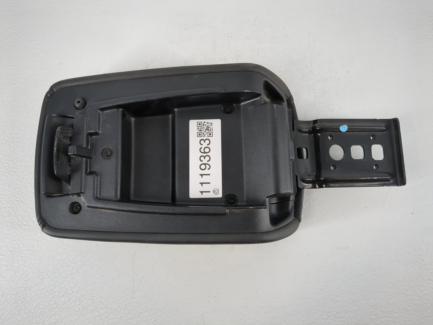 2012-2014 Ford Focus Center Console Armrest Cover Lid Fits Fits 2012 2013 2014 OEM Used Auto Parts - Oemusedautoparts1.com