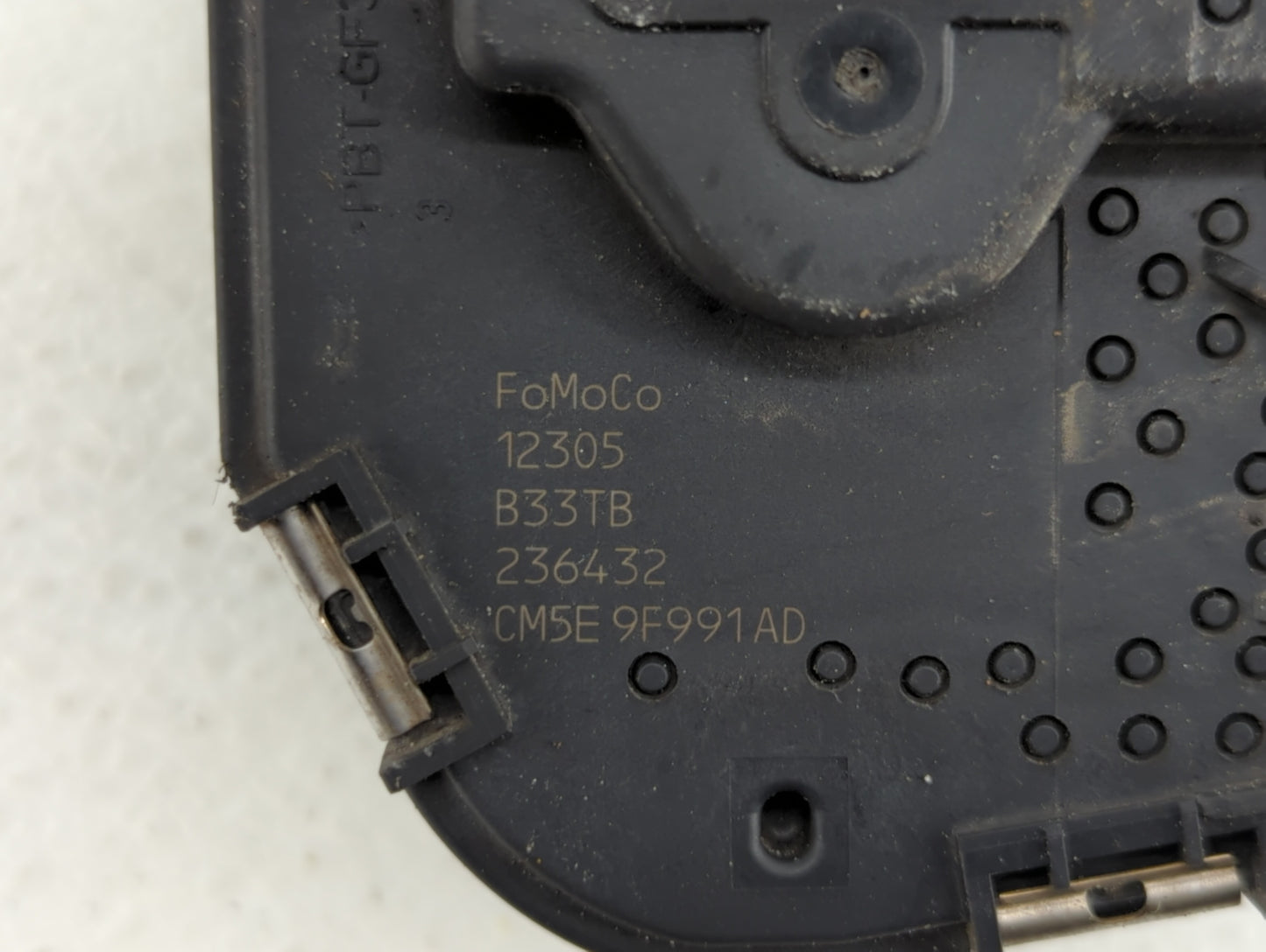 2012-2013 Ford Focus Throttle Body P/N:0280750585 0280750566, DS7E-9F991-BB, CM5E-9F991-AD Fits Fits 2012 2013 2014 2015 201