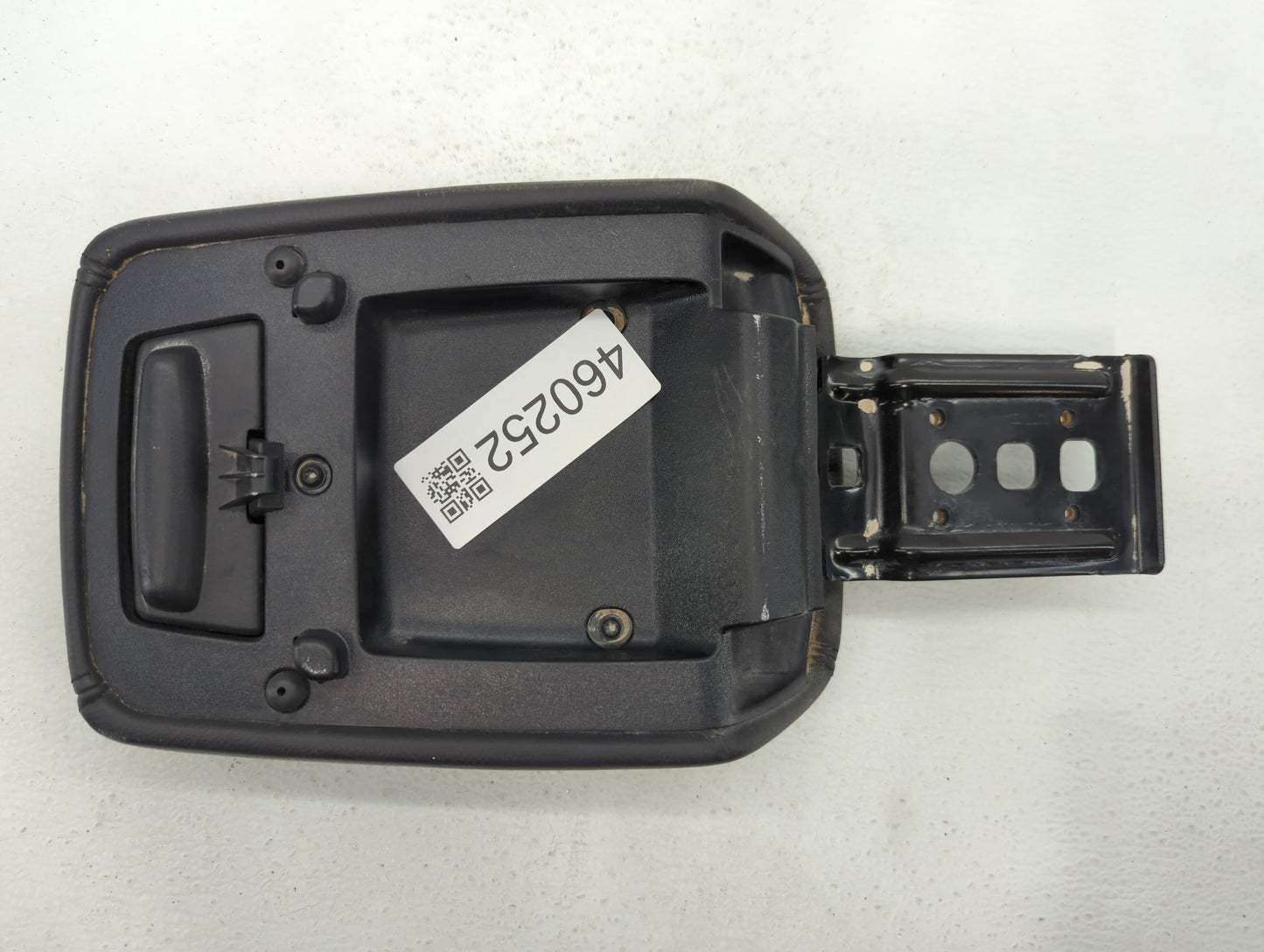 2013 Ford Focus Center Console Armrest Cover Lid P/N:9697614 Fits OEM Used Auto Parts - Oemusedautoparts1.com