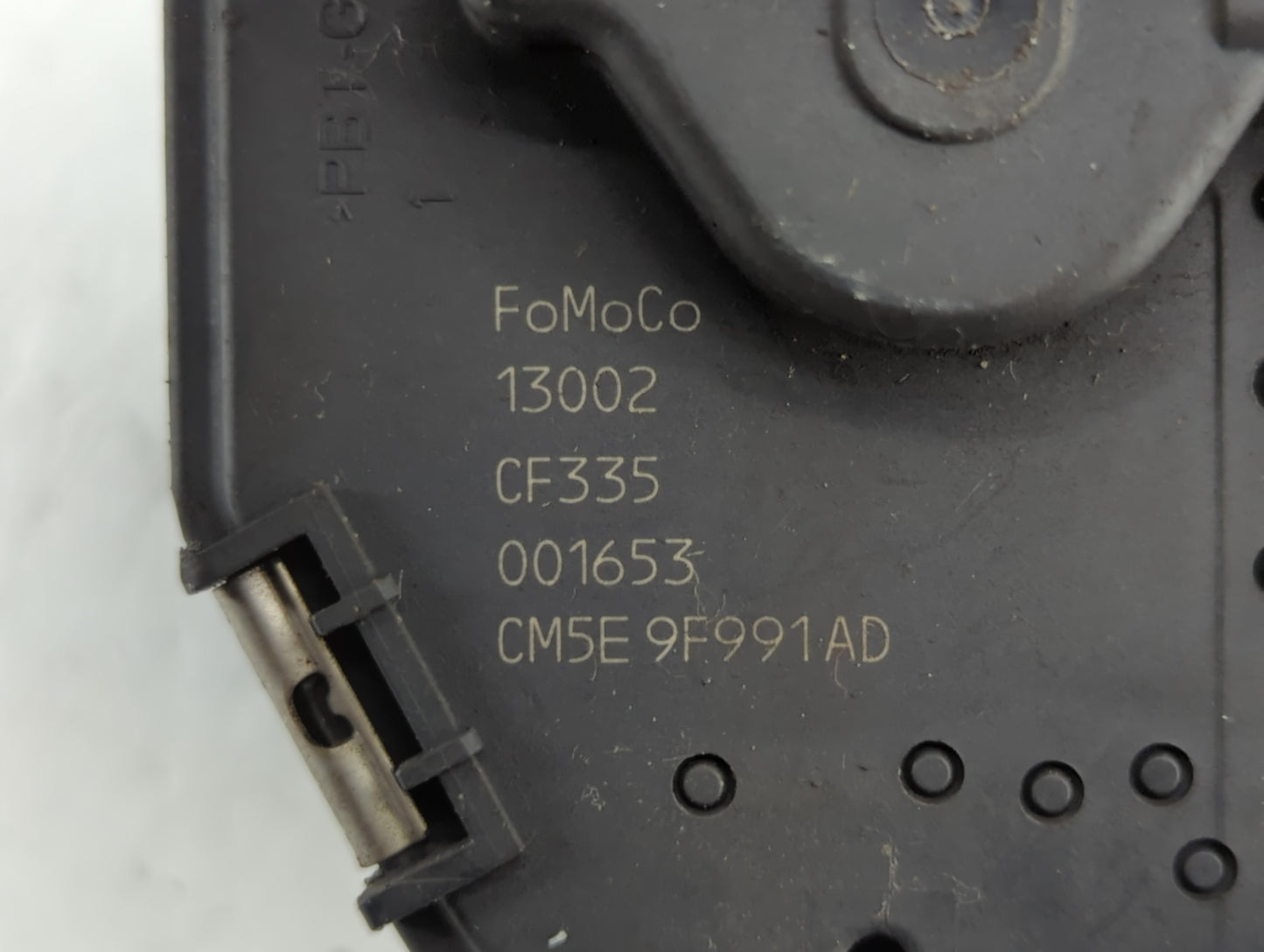 2012-2013 Ford Focus Throttle Body P/N:CM5E 9F991 AD Fits Fits 2012 2013 2014 2015 2016 2017 OEM Used Auto Parts - Oemusedau