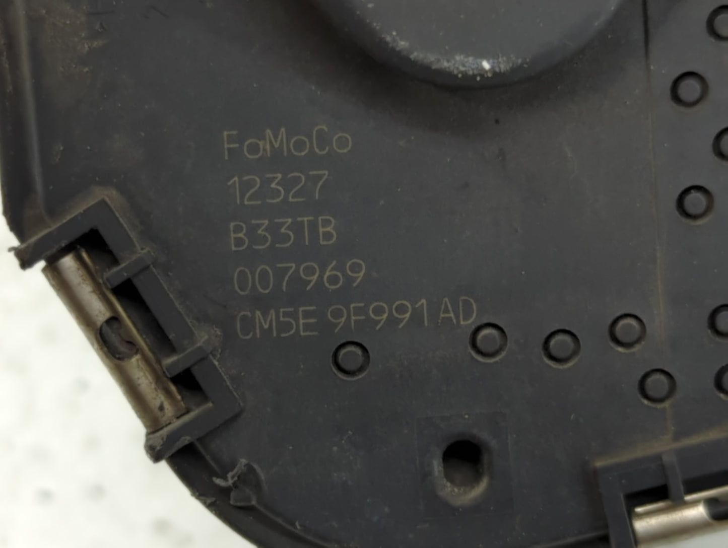 2012-2013 Ford Focus Throttle Body P/N:007969 CMSE 9F991 AD Fits Fits 2012 2013 2014 2015 2016 2017 OEM Used Auto Parts - Oe