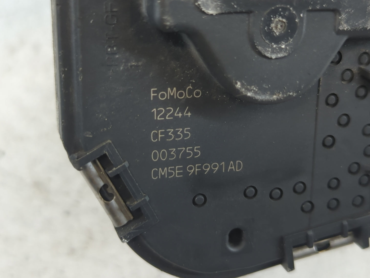 2012-2013 Ford Focus Throttle Body P/N:000073 CF335, 12362, CM5E 9F991AD Fits Fits 2012 2013 2014 2015 2016 2017 OEM Used Au