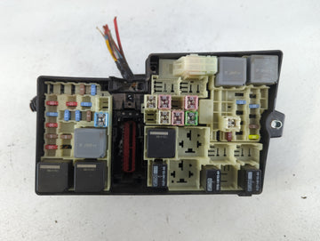 2012-2014 Ford Focus Fusebox Fuse Box Panel Relay Module P/N:AV6T-14A067-AC Fits Fits 2012 2013 2014 OEM Used Auto Parts