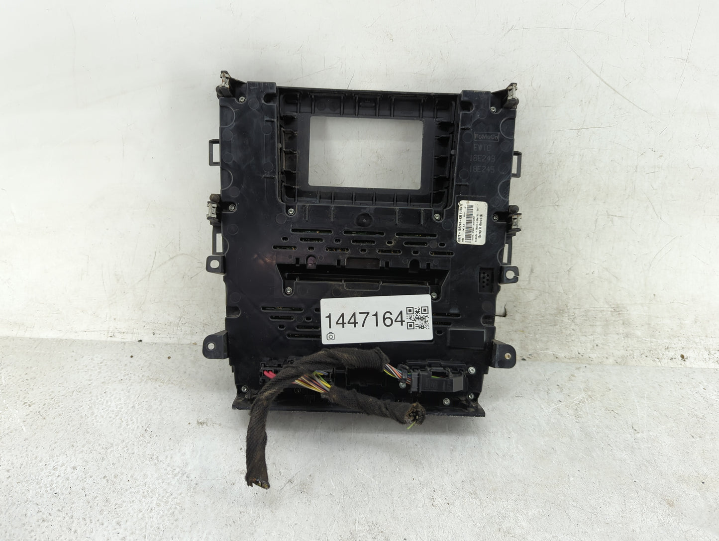 2013 Ford Fusion Radio AM FM Cd Player Receiver Replacement P/N:DS7T-18E243-KR DS7T-18E243-E Fits OEM Used Auto Parts - Oemu
