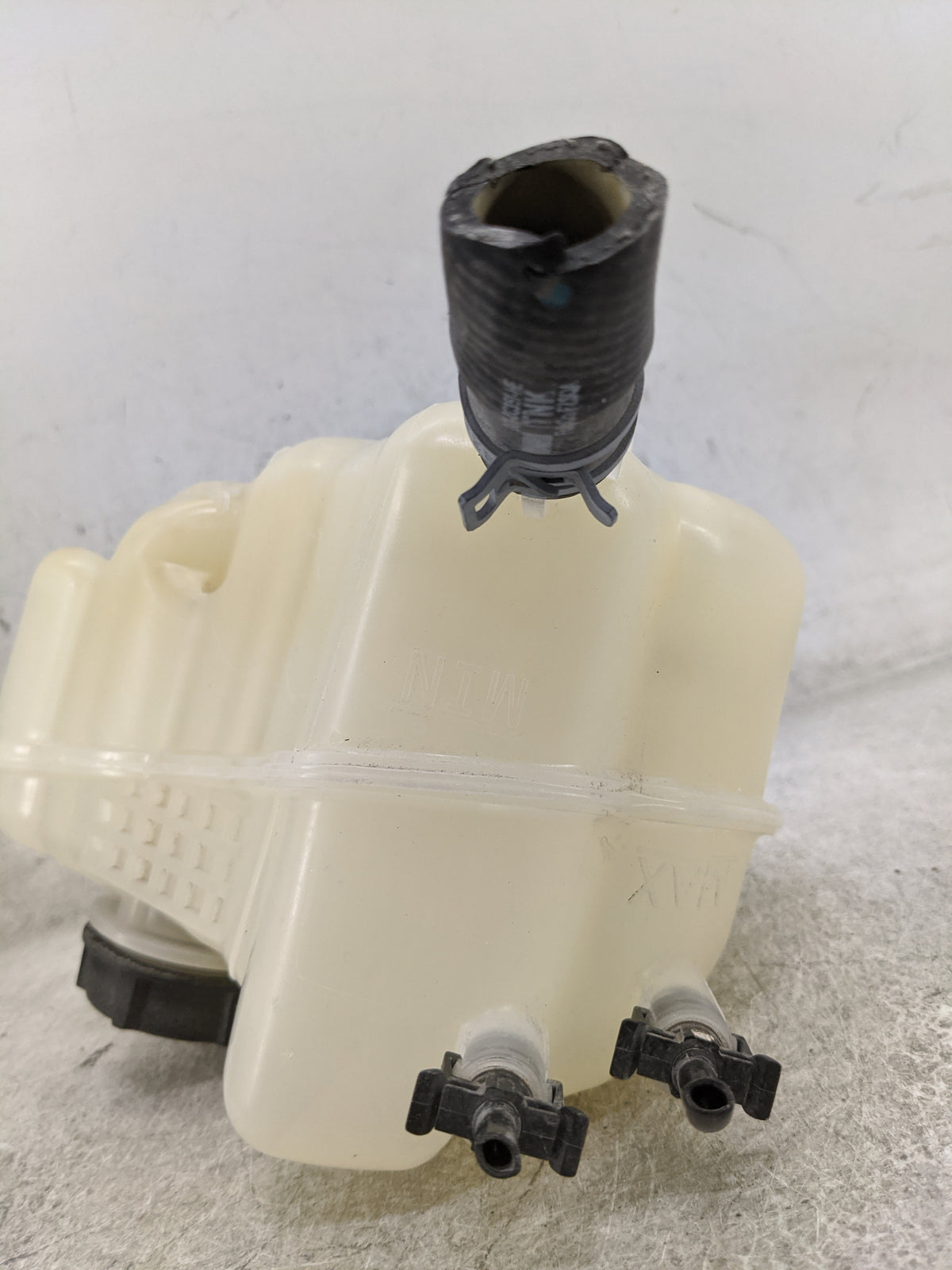 2013-2016 Ford Fusion Radiator Coolant Overflow Expansion Tank Bottle 1477276 - Oemusedautoparts1.com