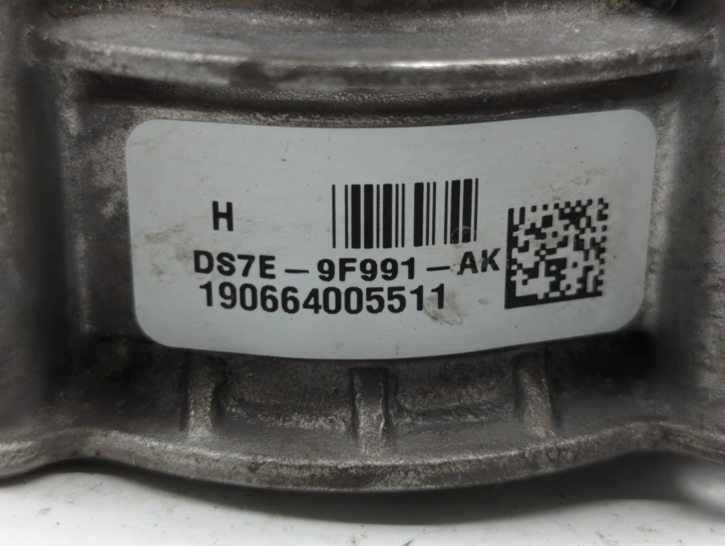 2013-2019 Ford Fusion Throttle Body P/N:DS7E-9F991-AK DS7E-9F991-AD Fits Fits 2013 2014 2015 2016 2017 2018 2019 2020 OEM Us