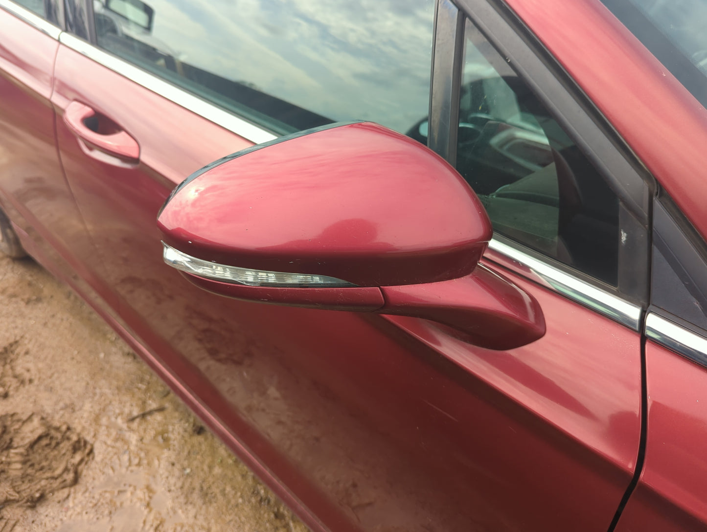 2013-2014 Ford Fusion Passenger Side View Mirror - Right Door Mirror OEM Used - Oemusedautoparts1.com