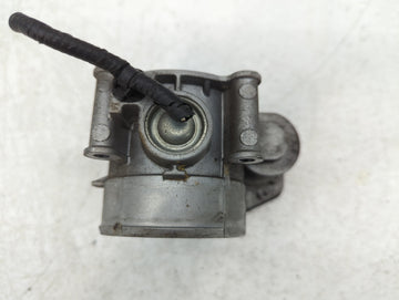 2011-2017 Ford Mustang Throttle Body P/N:180924000811 AT4E-9F991-EL Fits Fits 2011 2012 2013 2014 2015 2016 2017 2018 2019 OEM Used Auto Parts