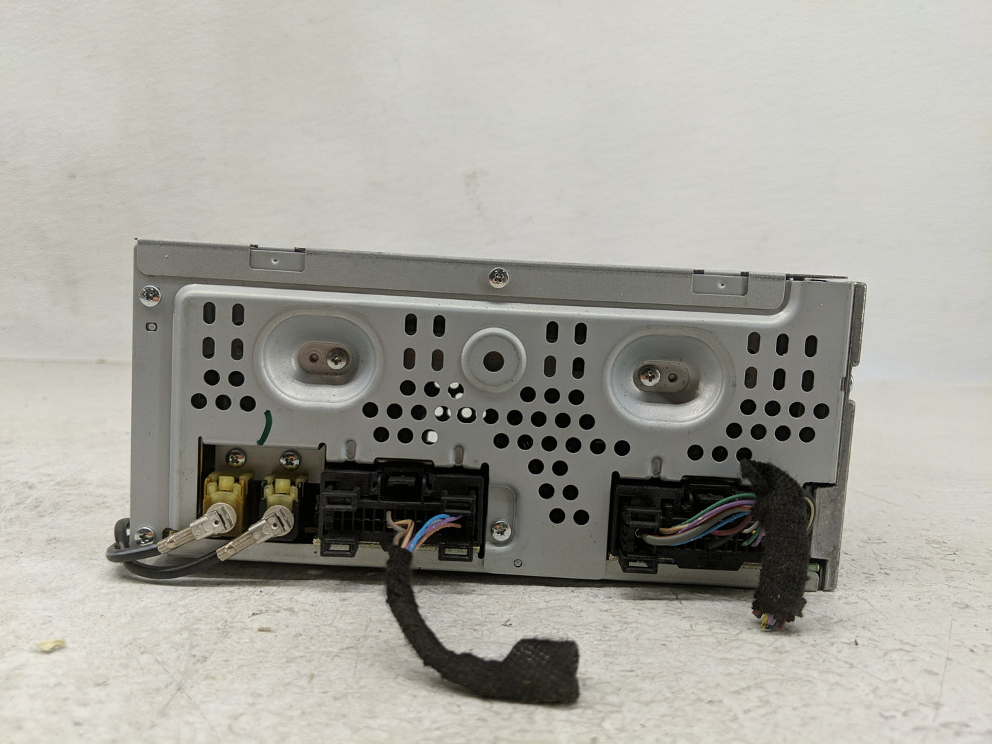 2013 Ford Taurus Radio AM FM Cd Player Receiver Replacement P/N:DG1T-19C107-CG Fits OEM Used Auto Parts - Oemusedautoparts1.