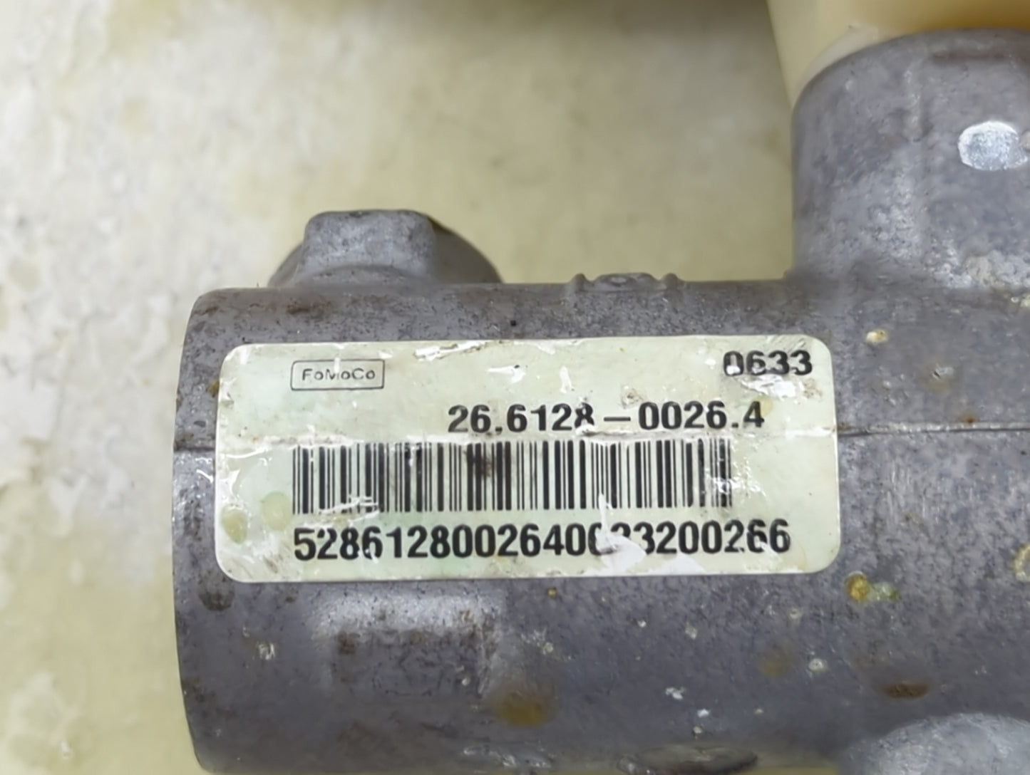 2013-2019 Ford Taurus Brake Master Cylinder 1490523 - Oemusedautoparts1.com