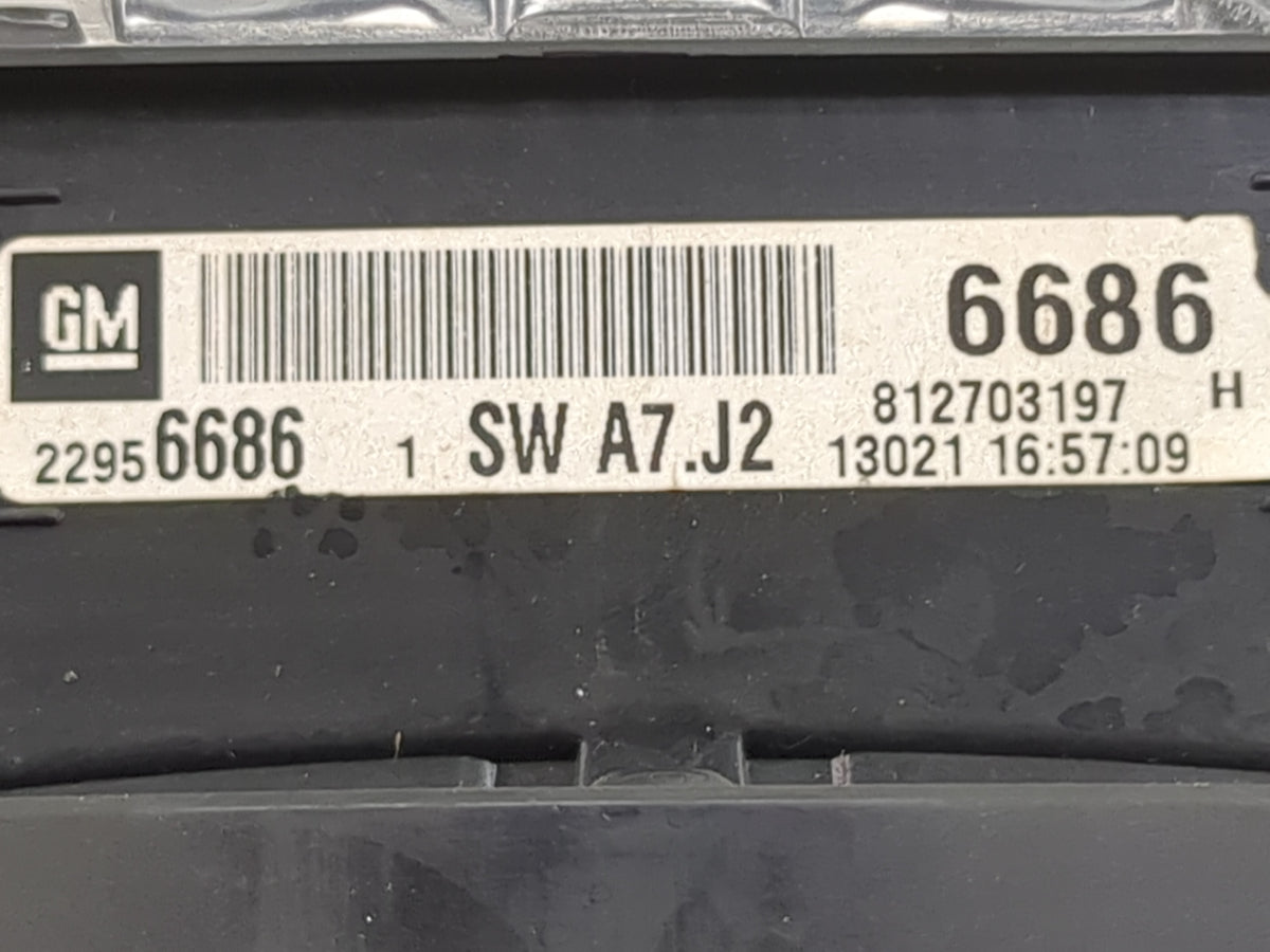 2013-2017 Gmc Terrain Instrument Cluster Speedometer Gauges P/N:A2C38135403 701330193906 Miles:90K Fits OEM Used Auto Parts