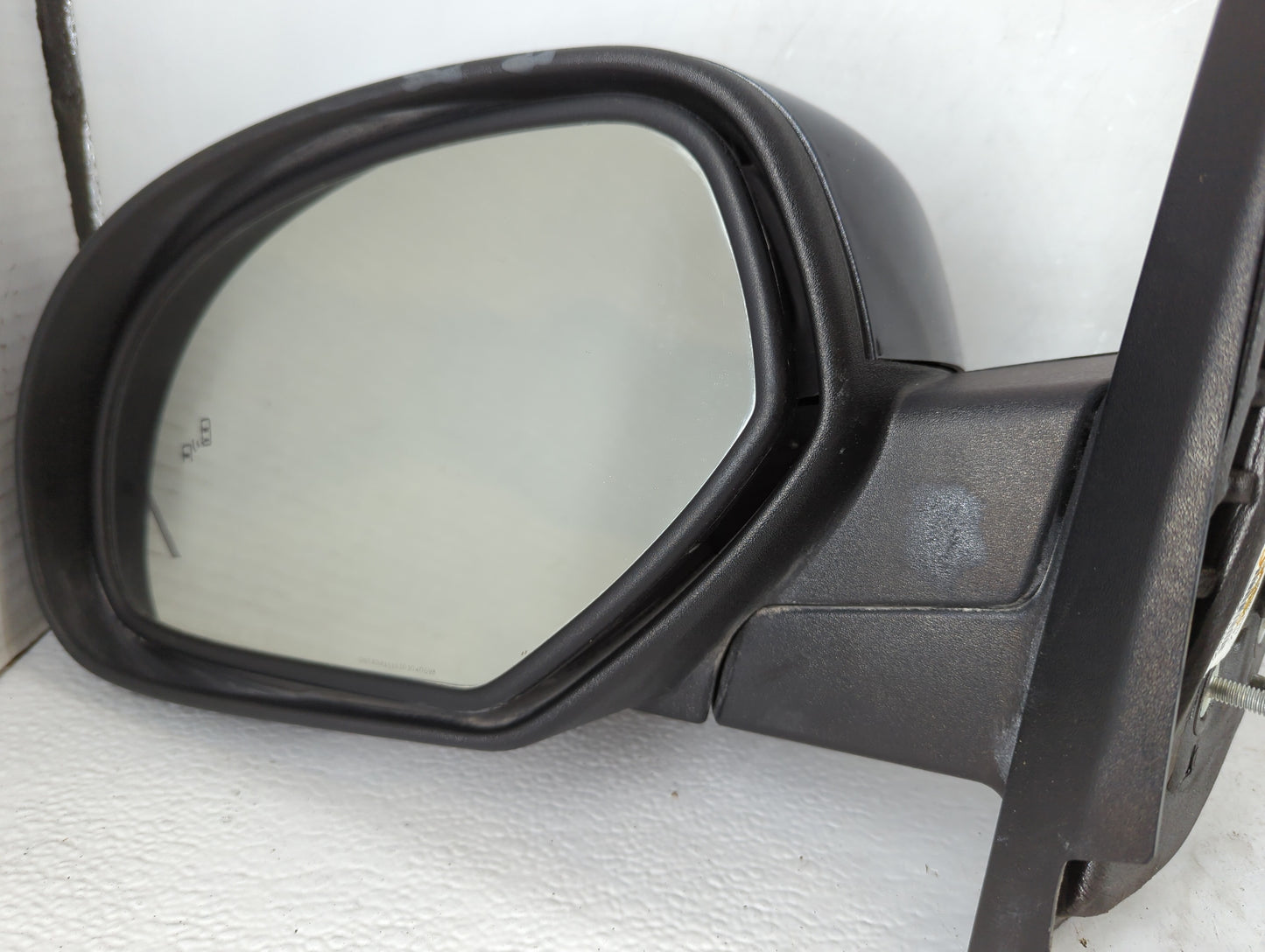 2009-2014 Gmc Yukon Driver Side View Mirror - Left Door Mirror OEM Used - Oemusedautoparts1.com