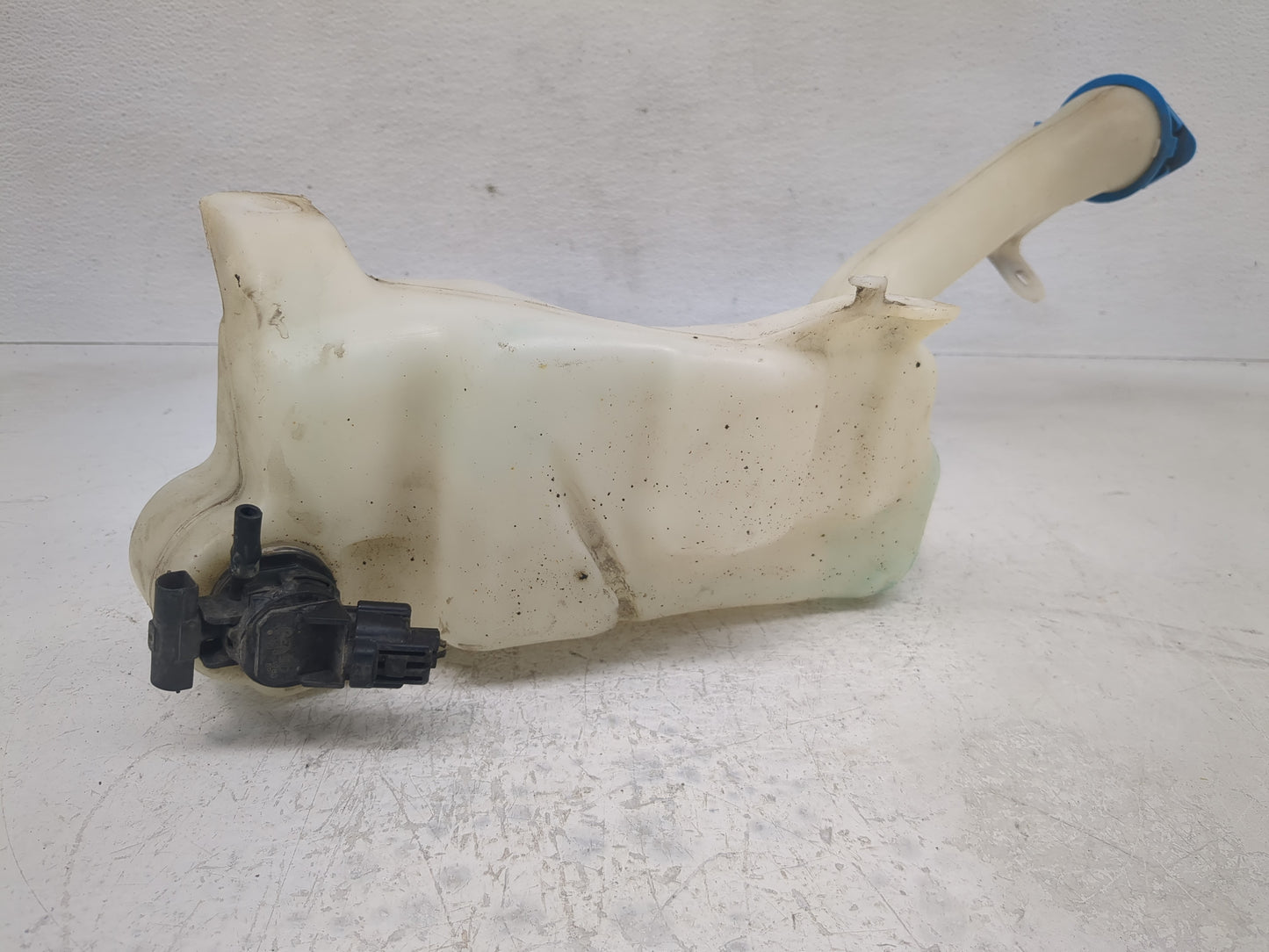2013-2017 Honda Accord Windshield Washer Fluid Reservoir Bottle Oem - Oemusedautoparts1.com