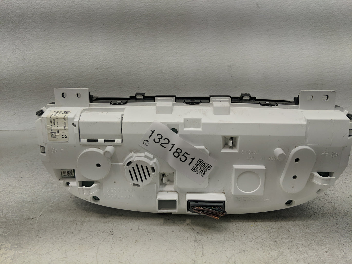 2013 Honda Accord Instrument Cluster Speedometer Gauges P/N:78100-T3L-A220-M1 Fits OEM Used Auto Parts - Oemusedautoparts1.c