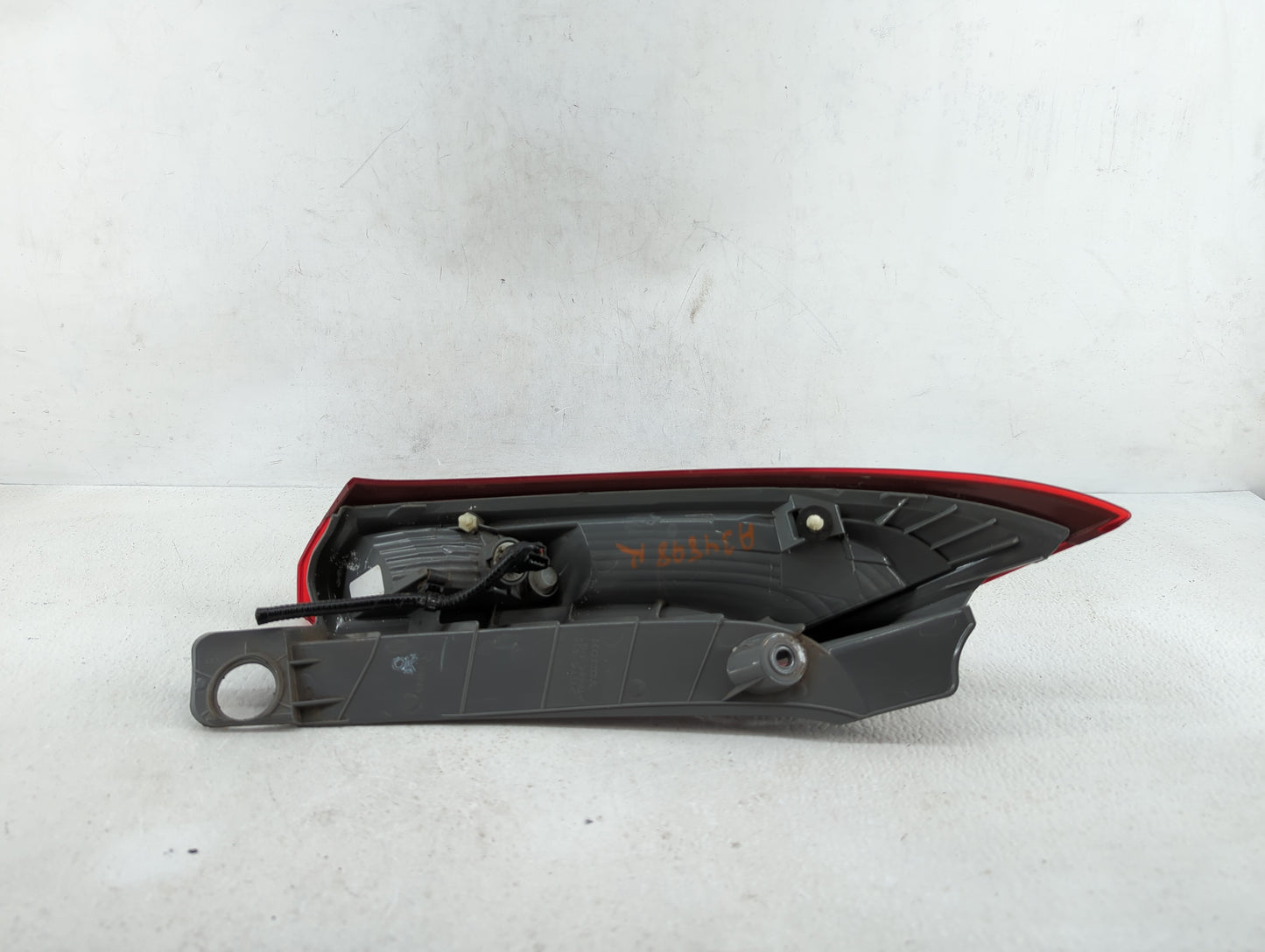 2012-2014 Honda Cr-V Tail Light Assembly Passenger Right OEM P/N:UM08CZT0AA UF09DXT0AA Fits Fits 2012 2013 2014 OEM Used Aut