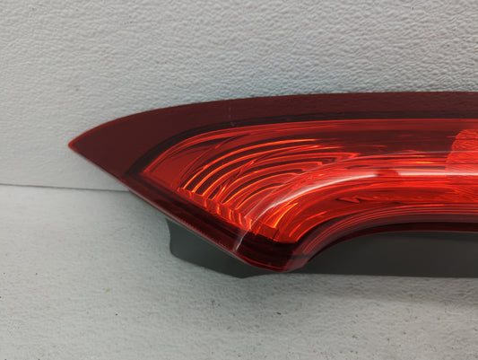 2012-2014 Honda Cr-V Tail Light Assembly Passenger Right OEM P/N:UB10CZT0AAA0 UE23CXT0AAA0, UP18BYTOAAAO Fits Fits 2012 2013 2014 OEM Used Auto Parts