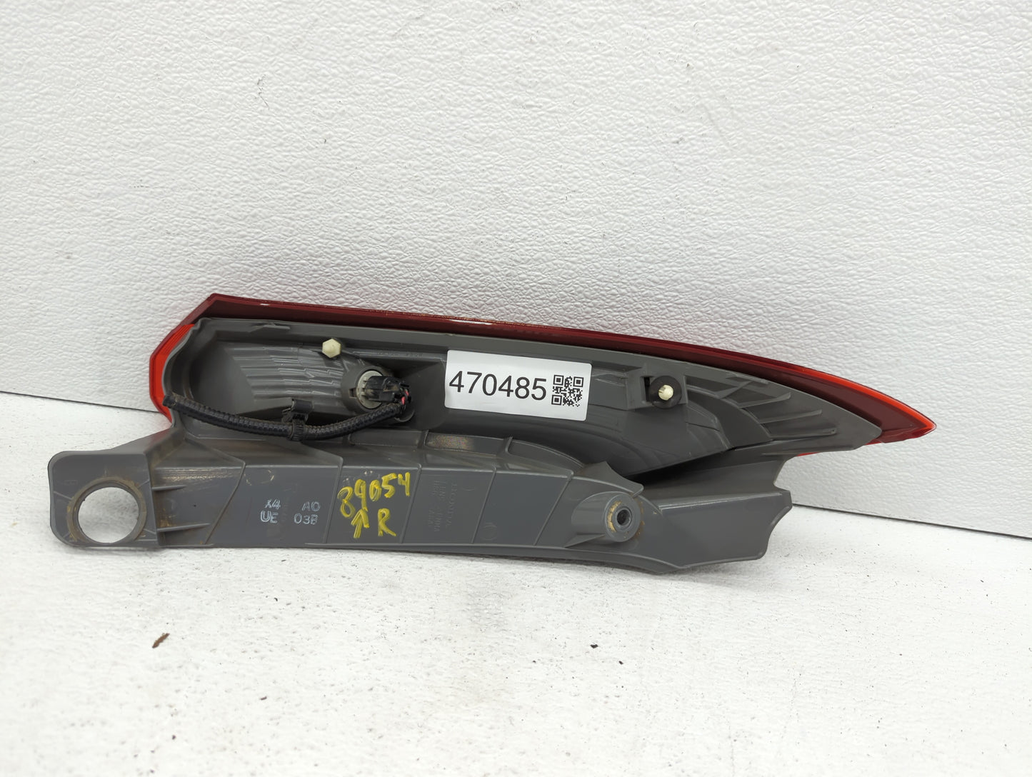 2012-2014 Honda Cr-V Tail Light Assembly Passenger Right OEM P/N:UE23CXT0AAA0 UP18BYTOAAAO, UA21CXT0AAA0 Fits Fits 2012 2013