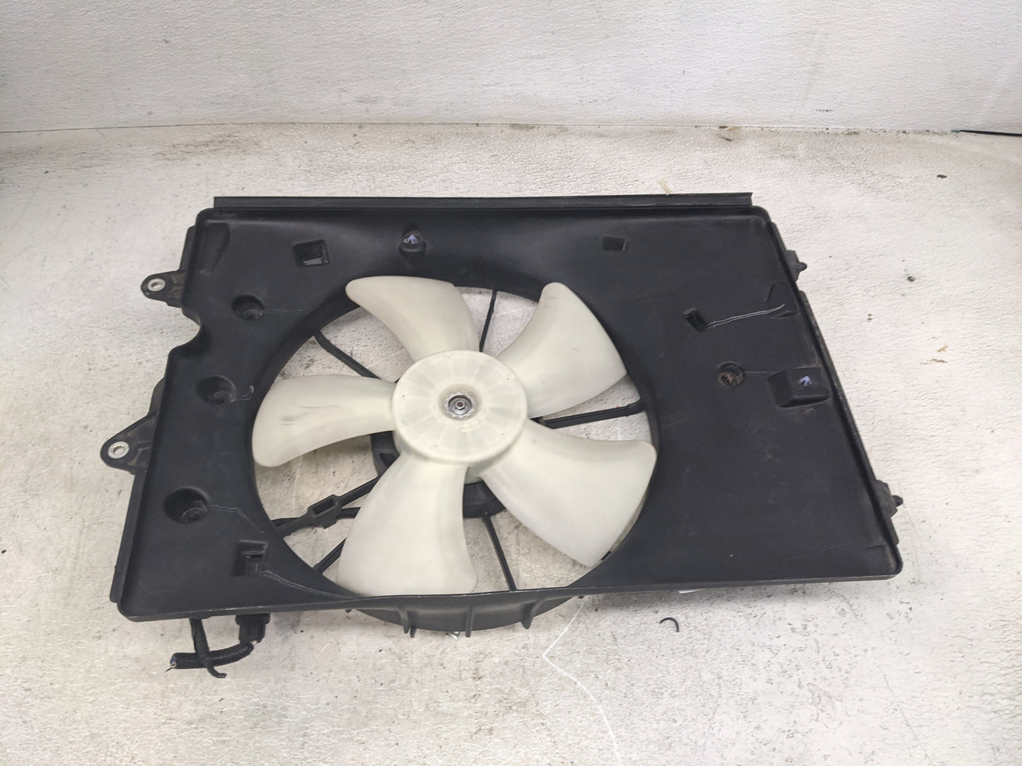 2009-2015 Honda Pilot Electric Radiator Cooling Fan Motor Assembly 1460890 - Oemusedautoparts1.com
