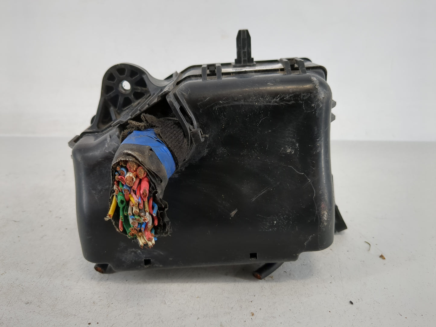2012-2013 Hyundai Accent Fusebox Fuse Box Panel Relay Module P/N:912211R714 Fits Fits 2012 2013 OEM Used Auto Parts - Oemuse