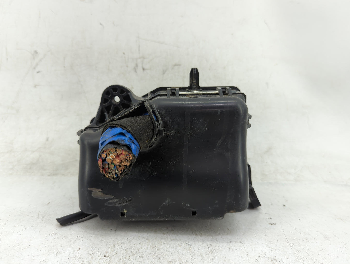 2012-2013 Hyundai Accent Fusebox Fuse Box Panel Relay Module P/N:91221-1R714 Fits Fits 2012 2013 OEM Used Auto Parts - Oemus