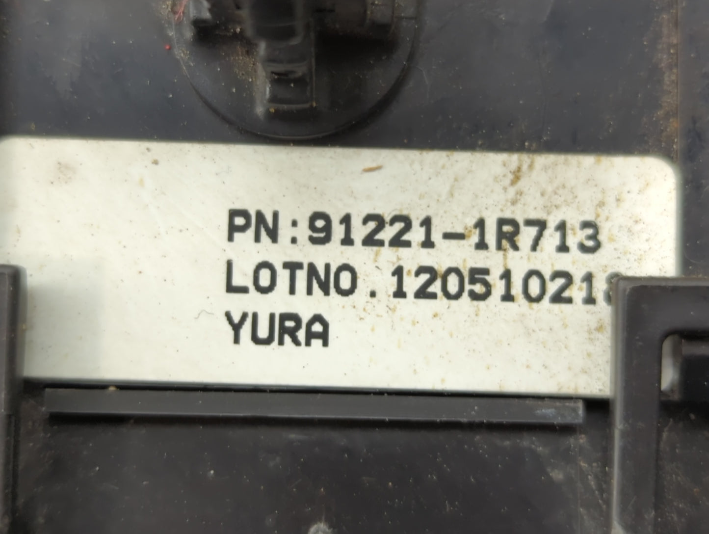 2012-2013 Hyundai Accent Fusebox Fuse Box Panel Relay Module P/N:91221-1R713 912211R714 Fits Fits 2012 2013 OEM Used Auto Pa