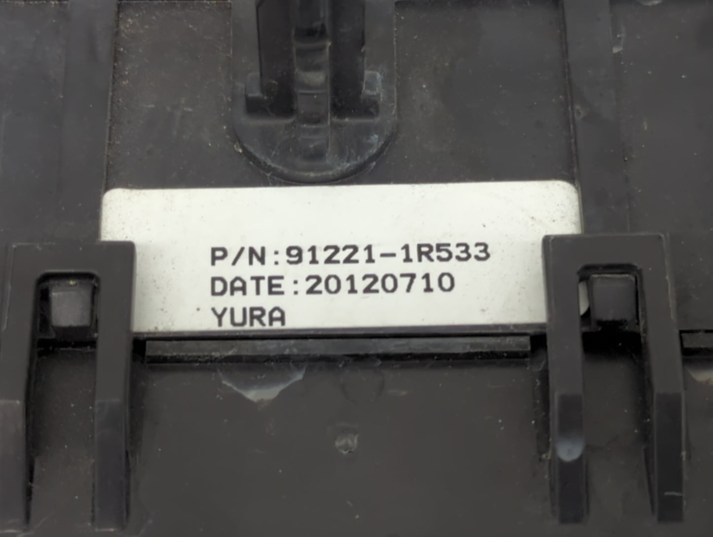 2012-2013 Hyundai Accent Fusebox Fuse Box Panel Relay Module P/N:91221-1R533 18790-01031 Fits Fits 2012 2013 OEM Used Auto P