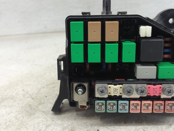 2013-2014 Hyundai Accent Fusebox Fuse Box Panel Relay Module P/N:912201R465 Fits Fits 2013 2014 OEM Used Auto Parts