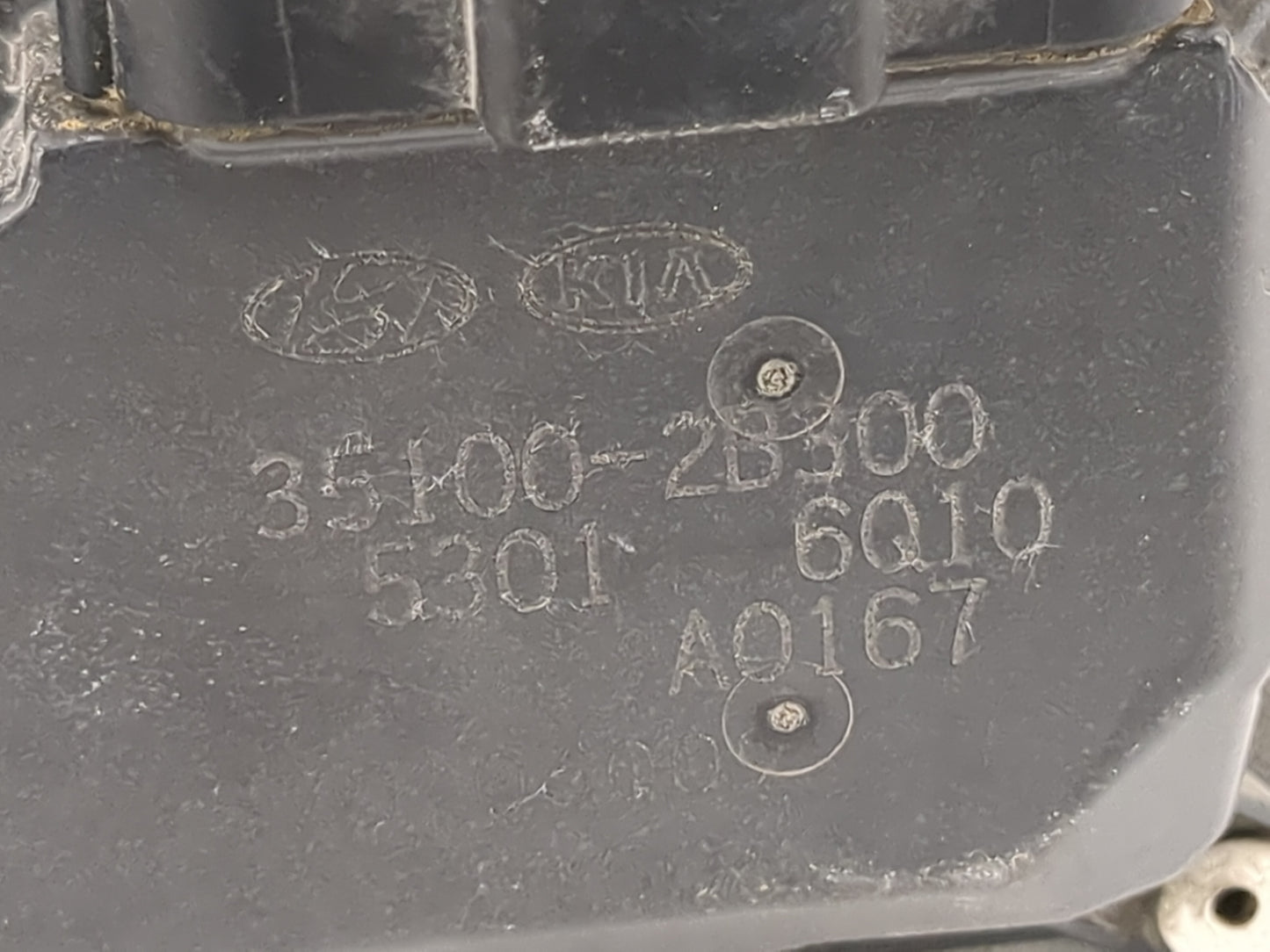 2012-2019 Hyundai Accent Throttle Body P/N:35100-2B300 Fits Fits 2012 2013 2014 2015 2016 2017 2018 2019 OEM Used Auto Parts