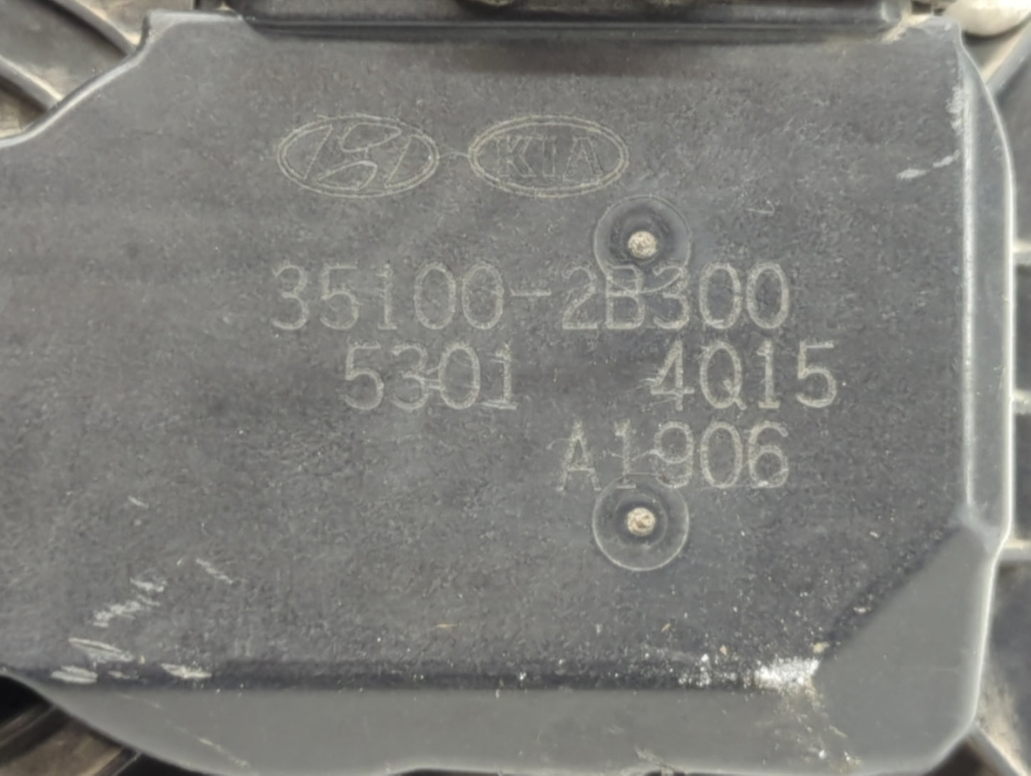 2012-2019 Hyundai Accent Throttle Body P/N:35100-2B300 Fits Fits 2012 2013 2014 2015 2016 2017 2018 2019 OEM Used Auto Parts