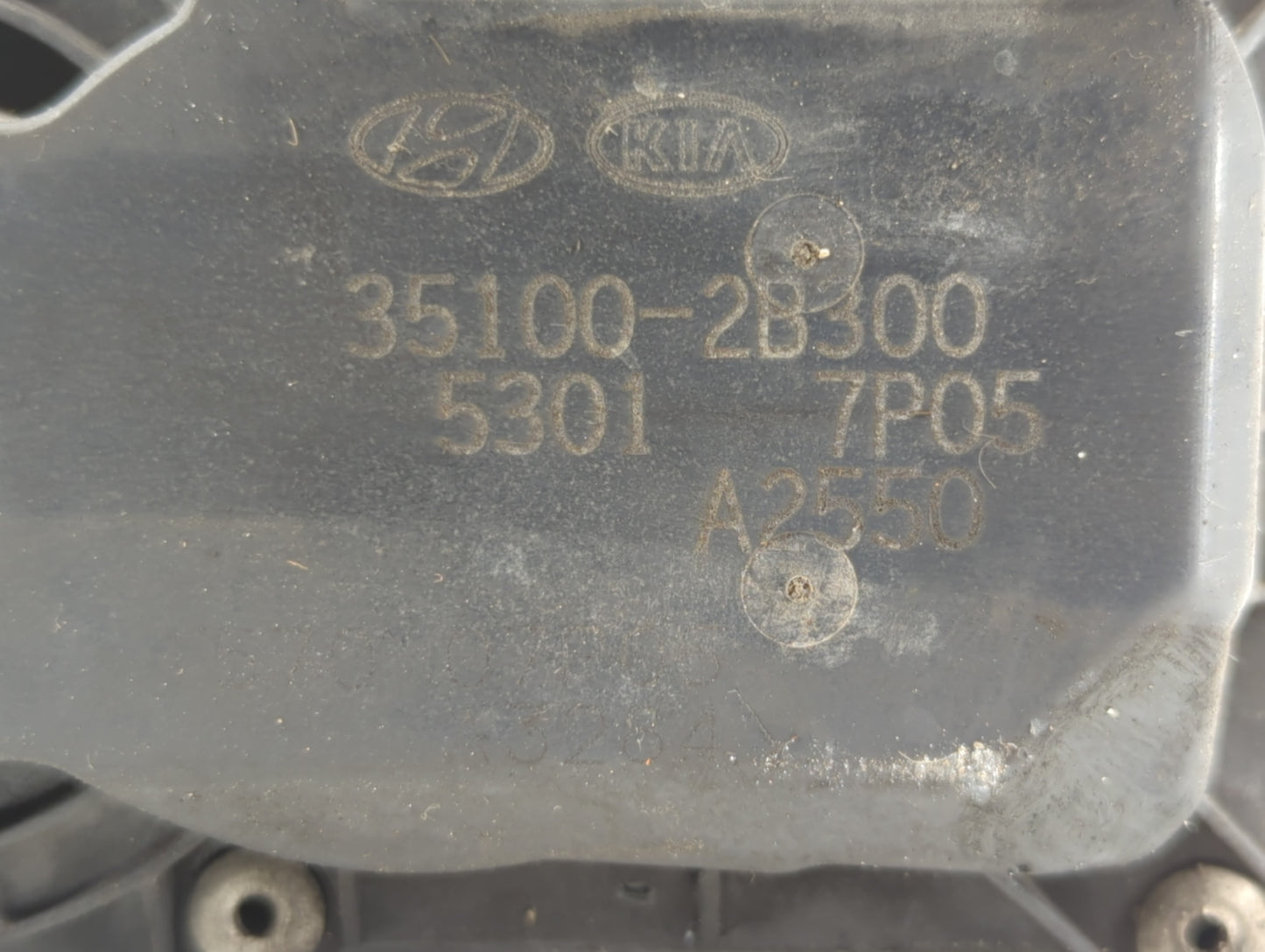 2012-2019 Hyundai Accent Throttle Body P/N:35100-2B300 Fits Fits 2012 2013 2014 2015 2016 2017 2018 2019 OEM Used Auto Parts