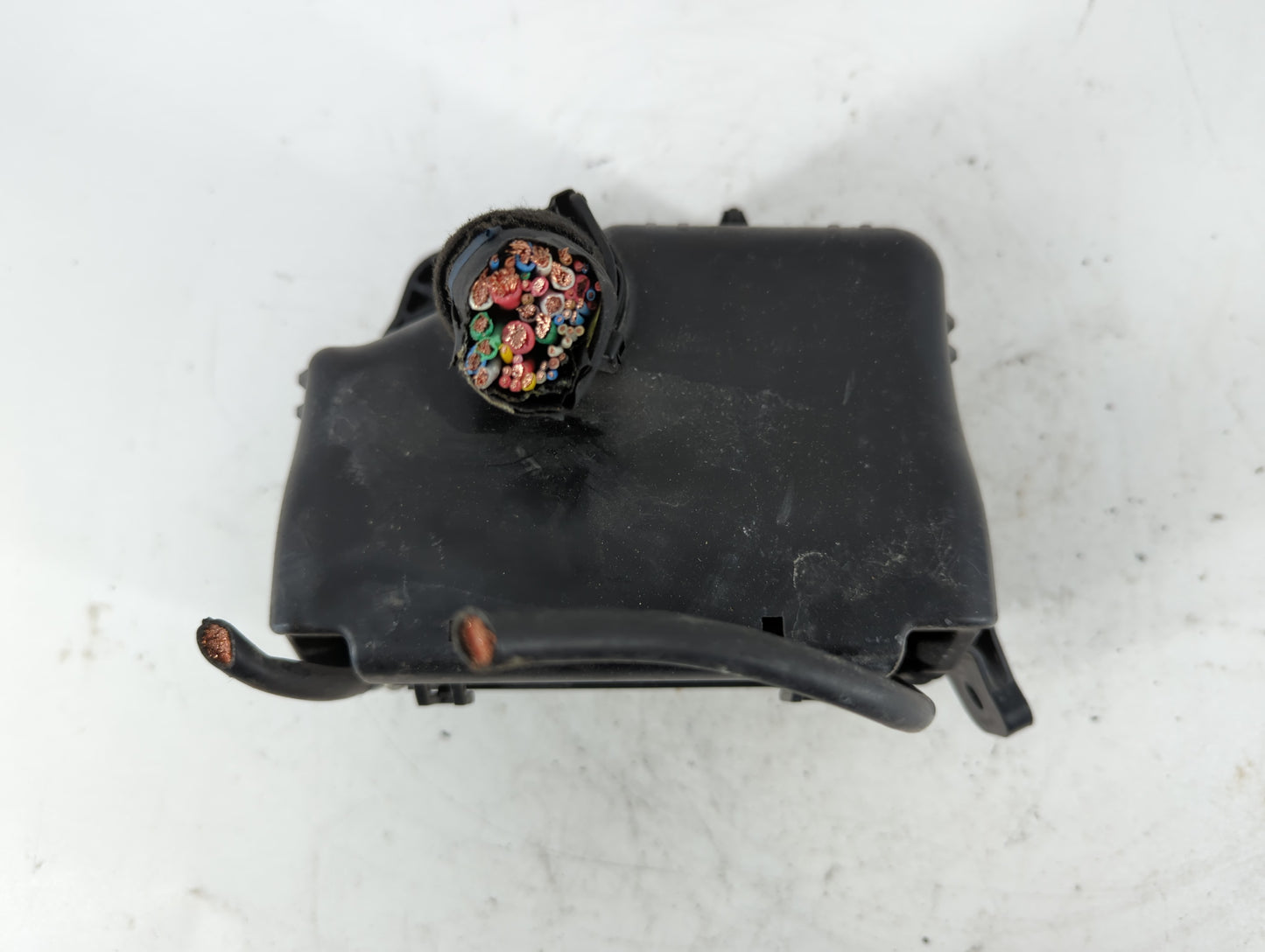 2012-2013 Hyundai Accent Fusebox Fuse Box Panel Relay Module P/N:91221-1R712 Fits Fits 2012 2013 OEM Used Auto Parts - Oemus