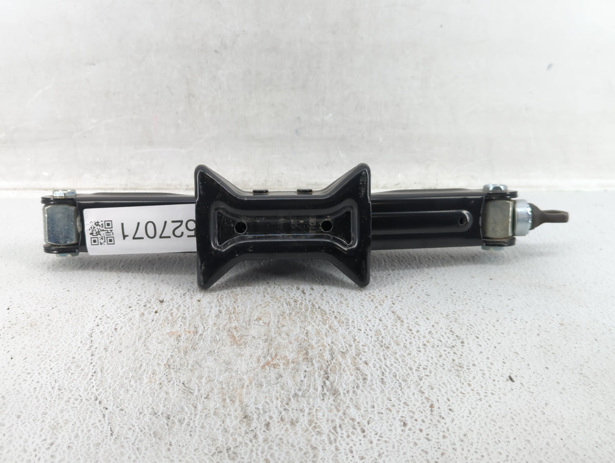 2013 Hyundai Azera Spare Scissor Car Jack 527071 - Oemusedautoparts1.com