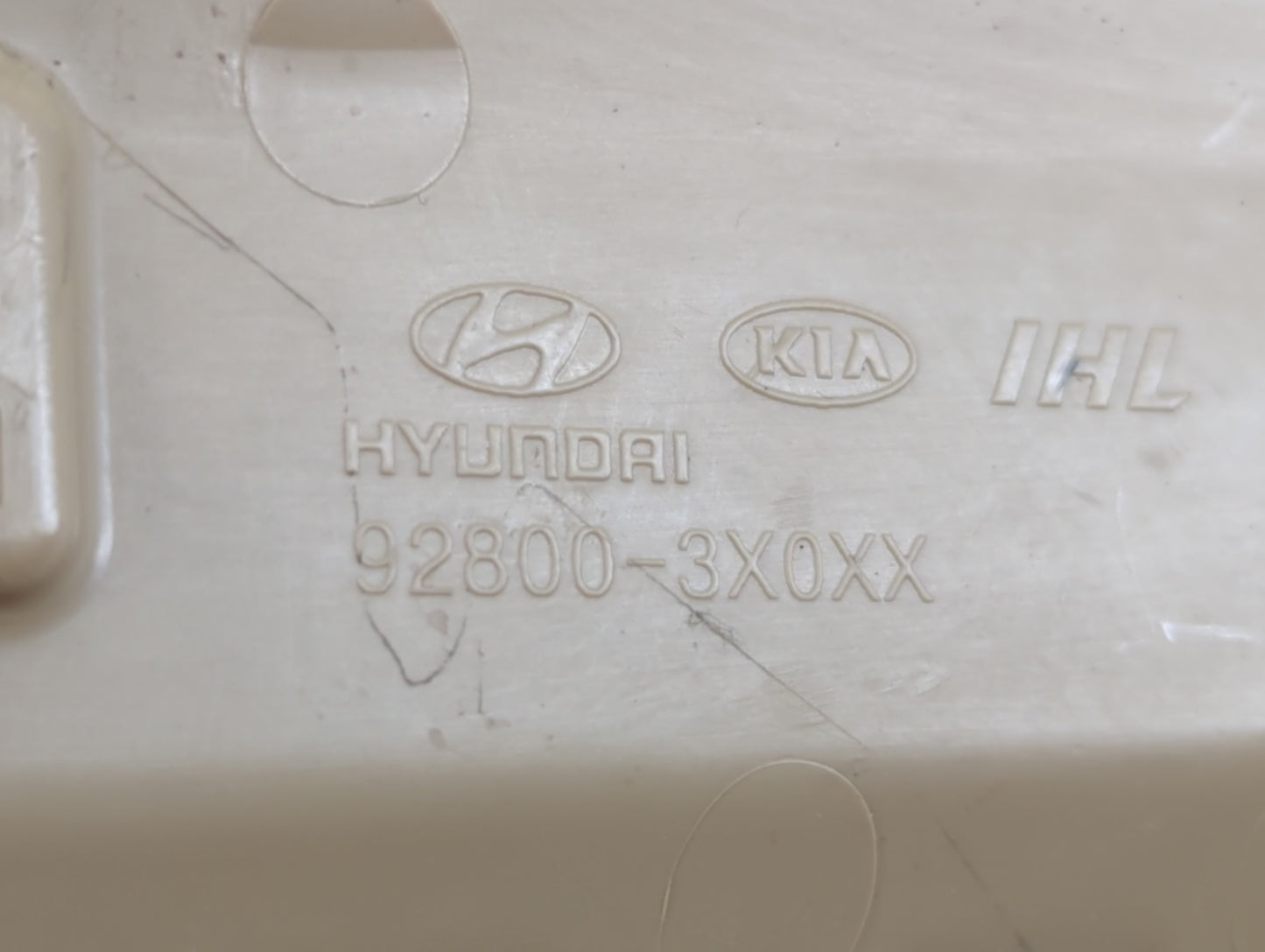 2013 Hyundai Elantra Overhead Roof Console - Oemusedautoparts1.com