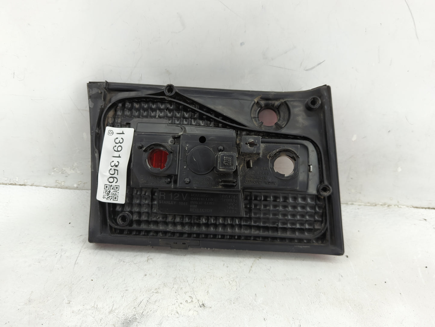 2011-2013 Hyundai Elantra Tail Light Assembly Passenger Right OEM Fits Fits 2011 2012 2013 OEM Used Auto Parts - Oemusedauto