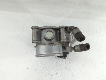 2011-2018 Hyundai Elantra Throttle Body P/N:35100-2E710 35100-2E000 Fits Fits 2011 2012 2013 2014 2015 2016 2017 2018 2019 OEM Used Auto Parts