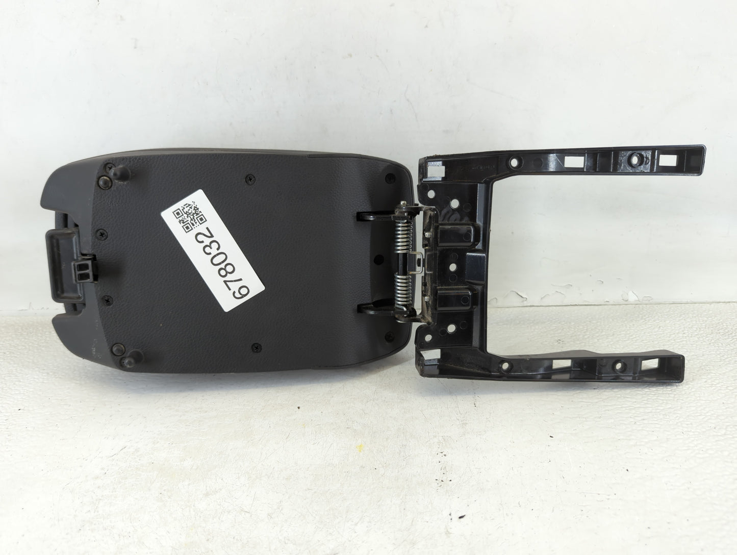 2013 Hyundai Elantra Center Console Armrest Cover Lid Black - Oemusedautoparts1.com