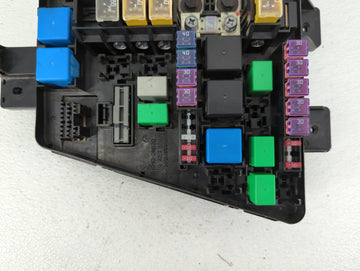 2012-2013 Hyundai Equus Fusebox Fuse Box Panel Relay Module P/N:91231-3N732 Fits Fits 2012 2013 OEM Used Auto Parts