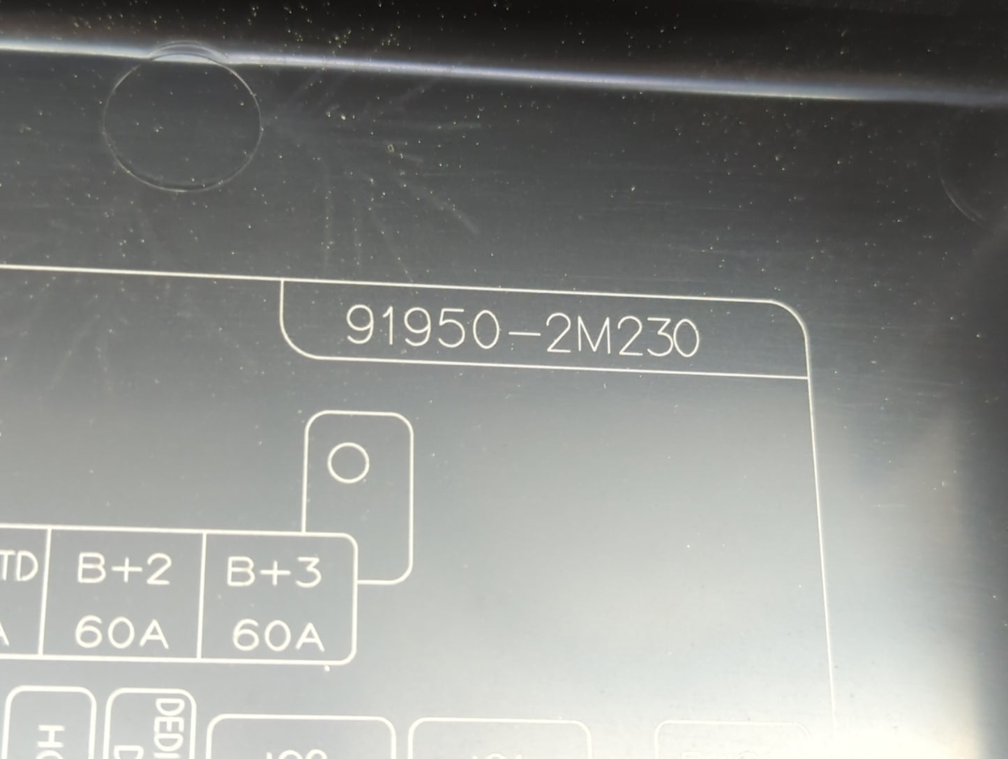 2013-2014 Hyundai Genesis Fusebox Fuse Box Panel Relay Module P/N:91950-2M230 Fits Fits 2013 2014 OEM Used Auto Parts - Oemu