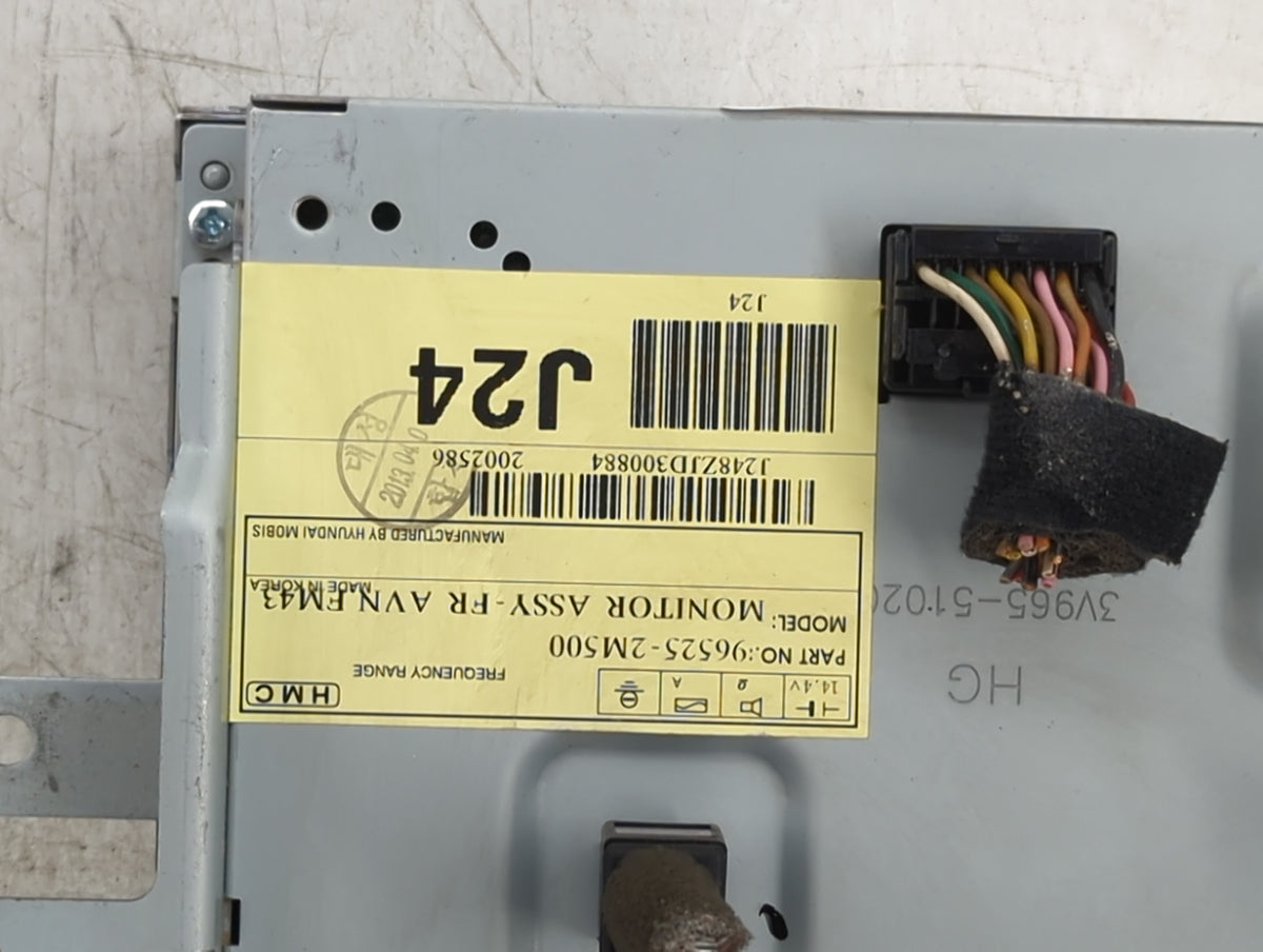2013-2016 Hyundai Genesis Information Radio Display Screen - Oemusedautoparts1.com