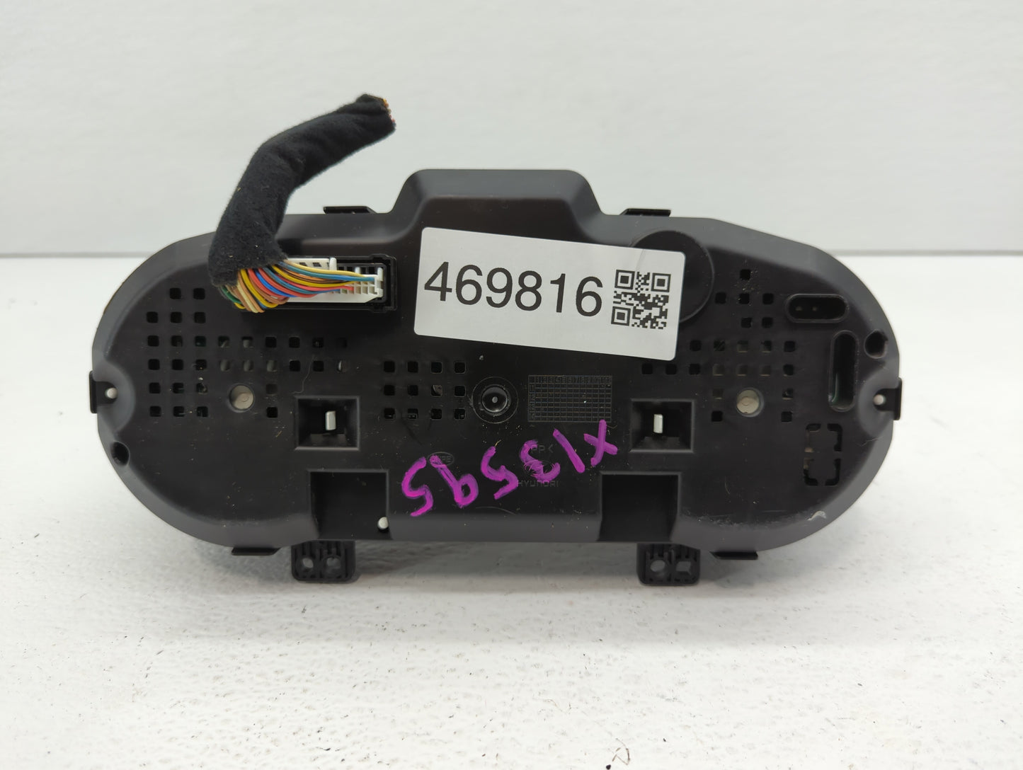 2013 Hyundai Genesis Instrument Cluster Speedometer Gauges P/N:94031-2M000 Fits OEM Used Auto Parts - Oemusedautoparts1.com