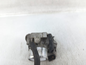 2009-2014 Hyundai Genesis Throttle Body P/N:35100-2C300 Fits Fits 2009 2010 2011 2012 2013 2014 OEM Used Auto Parts