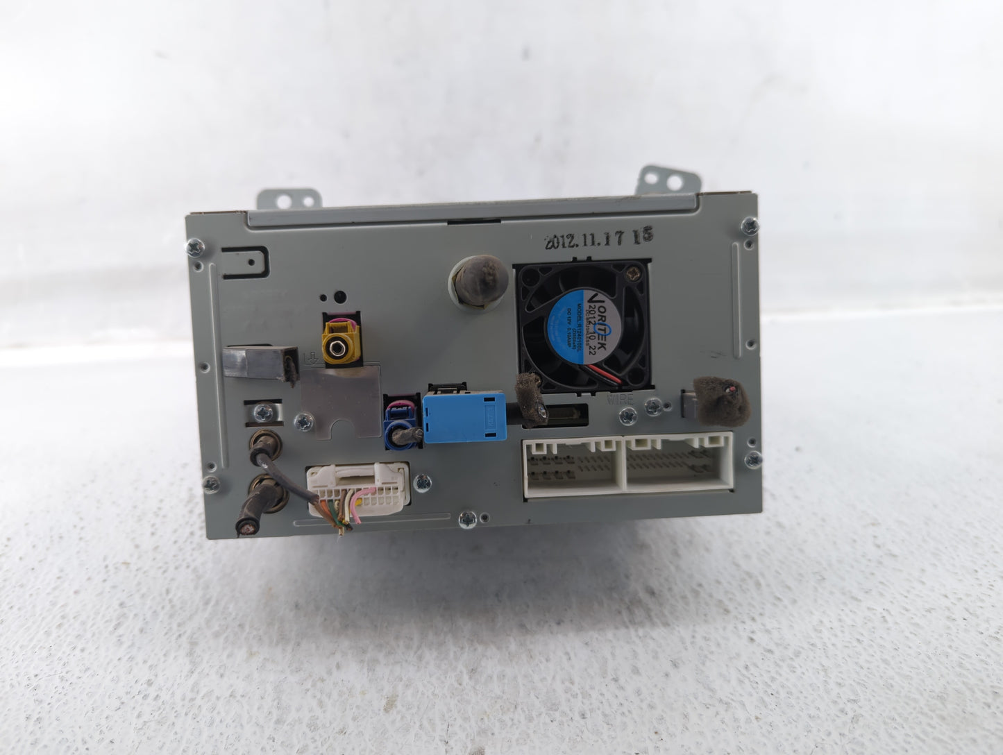 2013-2016 Hyundai Genesis Am Fm Cd Player Radio Receiver - Oemusedautoparts1.com