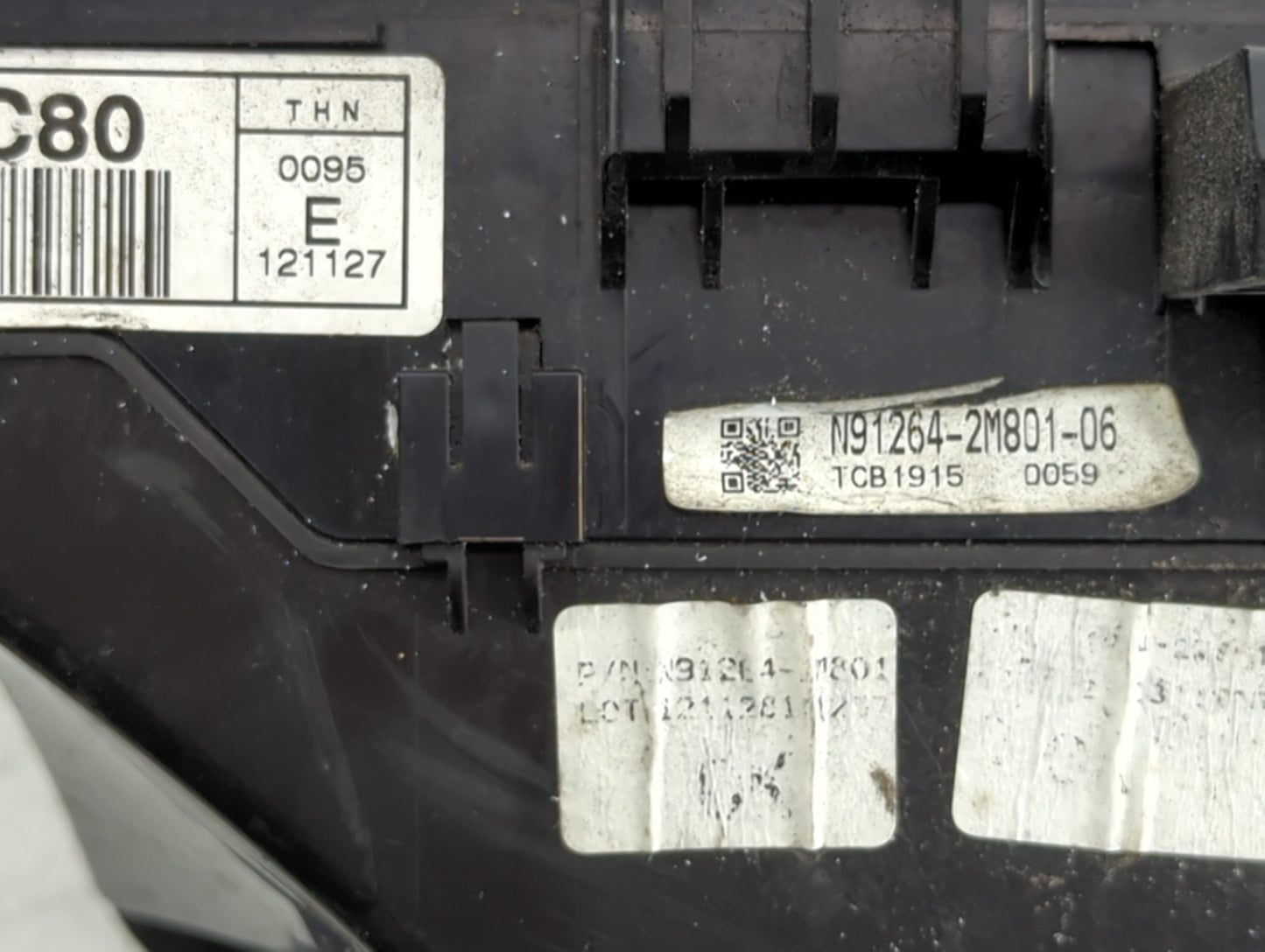 2013-2014 Hyundai Genesis Fusebox Fuse Box Panel Relay Module P/N:F3 150A 18790-01028, E121127, TCB 1915 0059 Fits Fits 2013